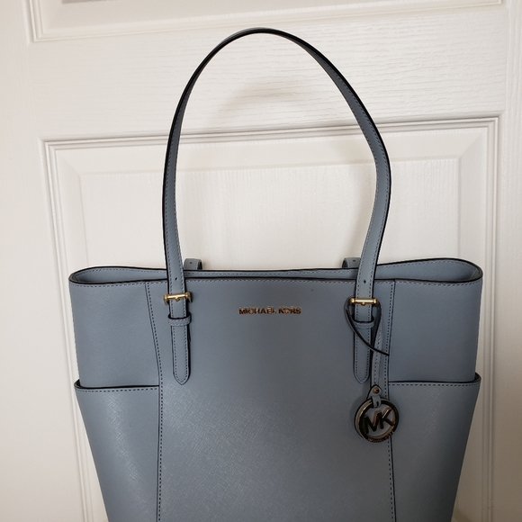 Michael Kors Handbags - Michael Kors bag